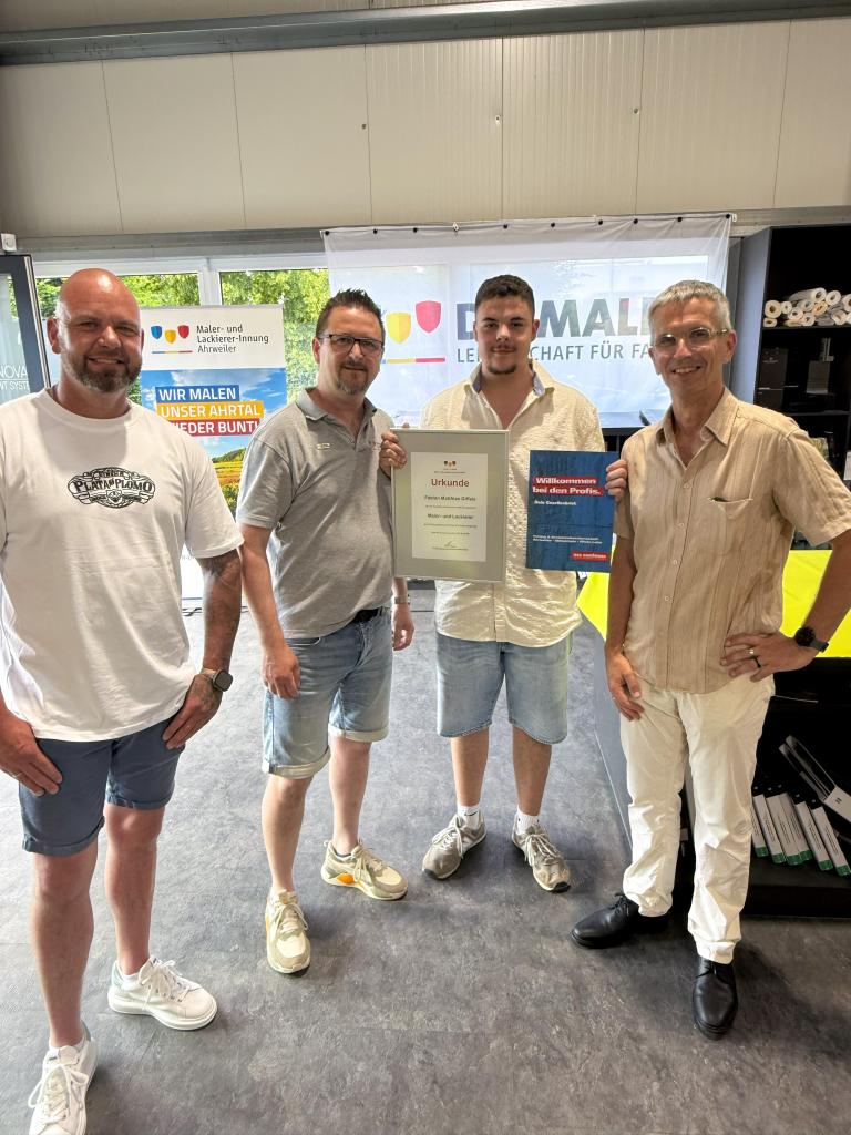 307 Lossprechungsfeier Ehrung Pruefungsbester Foto Reiner Friedsam 307468